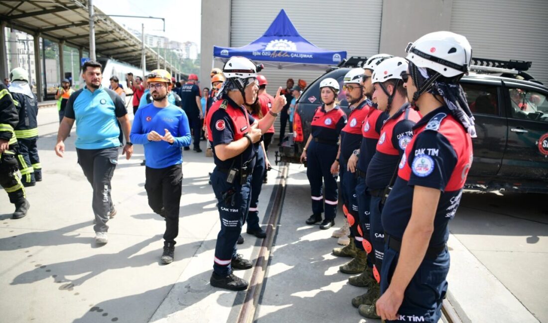 Kocaeli Çayırova Belediyesi Arama Kurtarma Timi (ÇAK-TİM), olası kaza senaryolarına