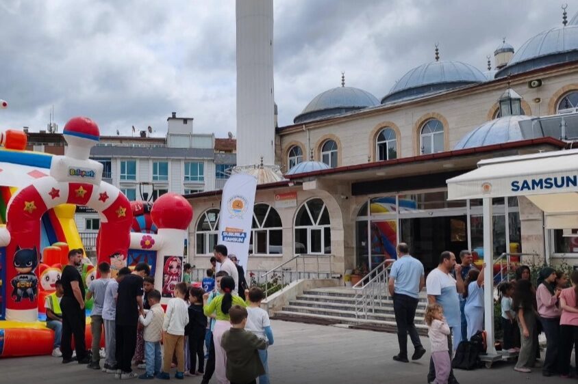 Samsun Büyükşehir Belediyesi tarafından çocukların yaz tatillerini manevi değerlerle buluşturmak