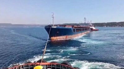 Mersin’den Yalova’ya seyir halindeyken Çanakkale Boğazı Kilitbahir önlerinde makine arızası