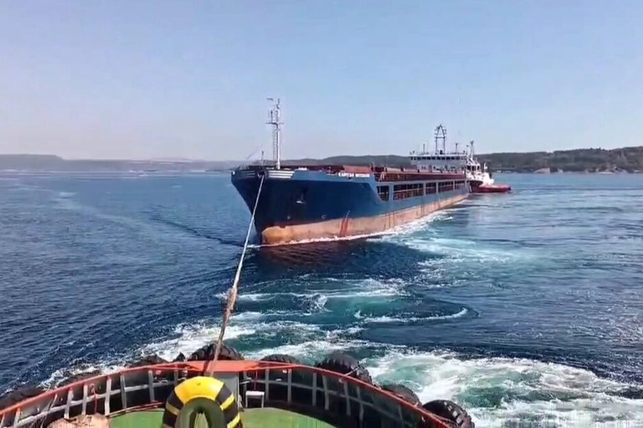 Mersin’den Yalova’ya seyir halindeyken Çanakkale Boğazı Kilitbahir önlerinde makine arızası
