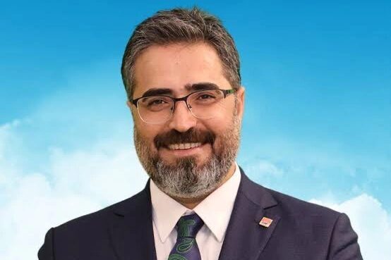 İzmir'de CHP Bahçelievler İlçe Başkanlığı görevine Gökmen Güneş atandı.
