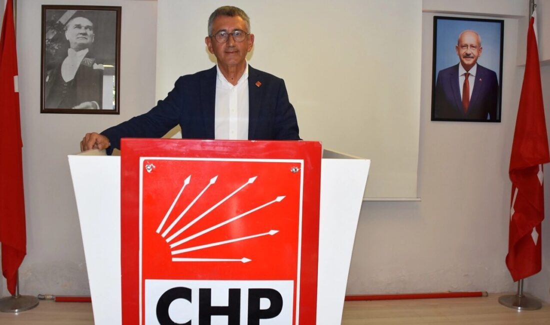 Antalya'da CHP Kumluca İlçe Başkanlığı görevine atanan Kemal Bilal Öner,