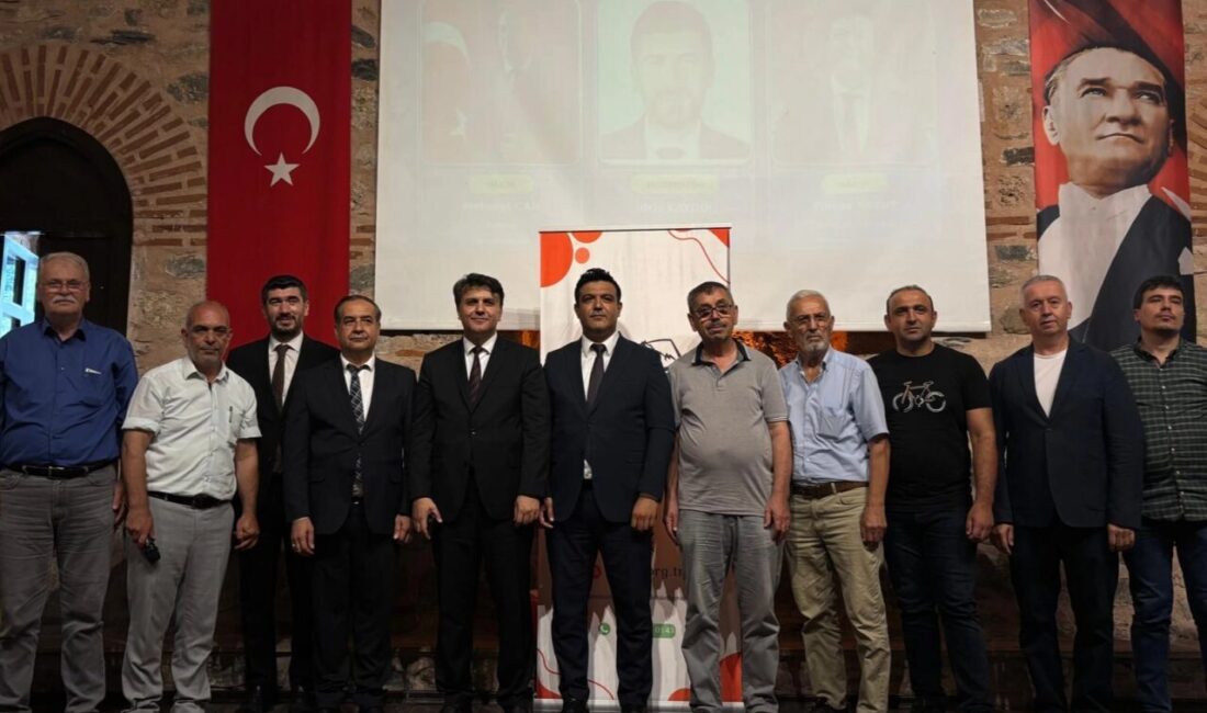 DEKAV’ın gençlerin mesleki farkındalığını artırmak amacıyla düzenlediği “Gençlerle Baş Başa”