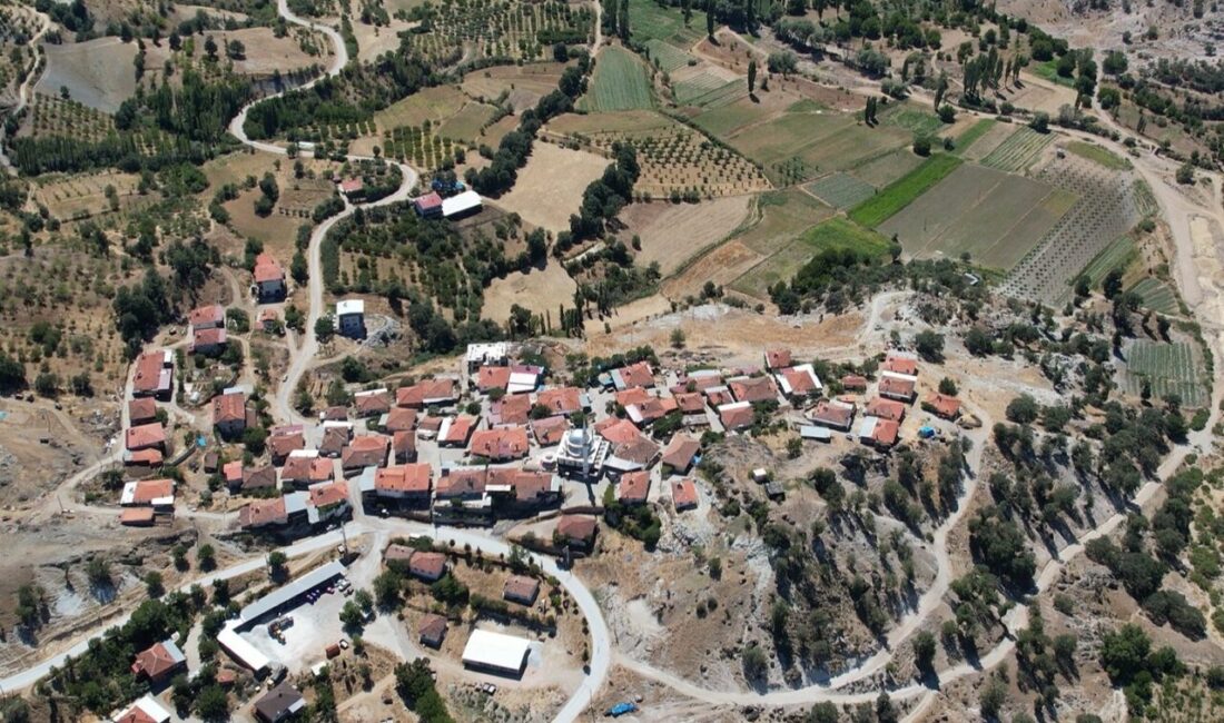 Manisa Büyükşehir Belediyesi, Demirci ilçesinde kent merkezine uzak 13 mahalleyi