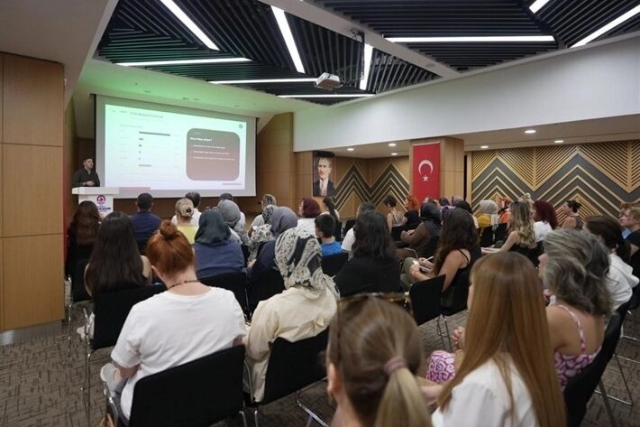 “Üreten Kadınların E-Ticaret Yolculuğu” projesi kapsamında, Denizli Büyükşehir Belediyesi Kent