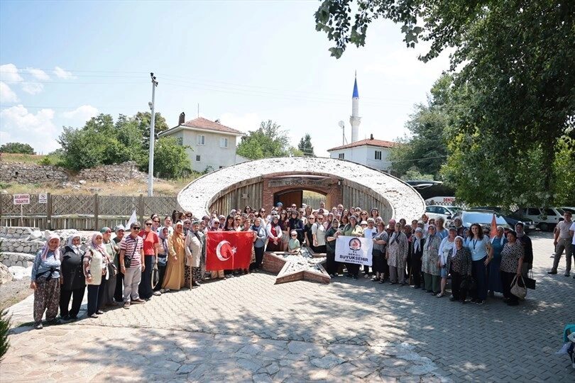 Denizli Büyükşehir Belediyesi’nin ilçelerde yaşayan kadınların kentin güzelliklerini keşfetmesi amacıyla