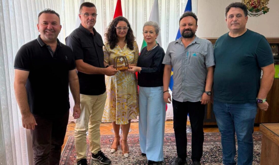 Edirne Gazeteciler Derneği Yönetim Kurulu, Bulgaristan Cumhuriyeti Edirne Başkonsolosu Radoslava