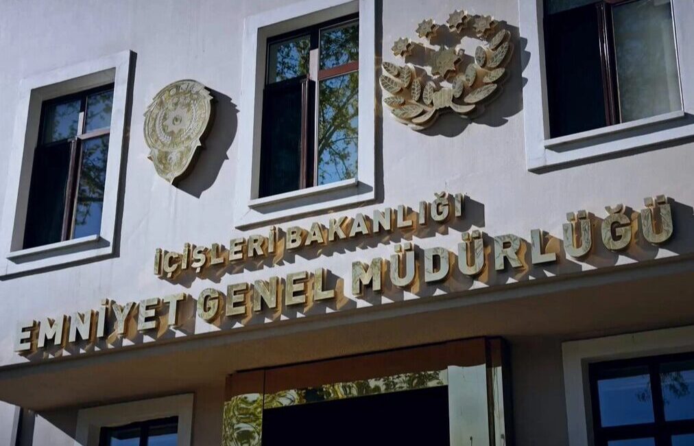 Cumhurbaşkanı Recep Tayyip Erdoğan’ın imzasıyla yayımlanan Cumhurbaşkanlığı Kararnamesi ile Emniyet