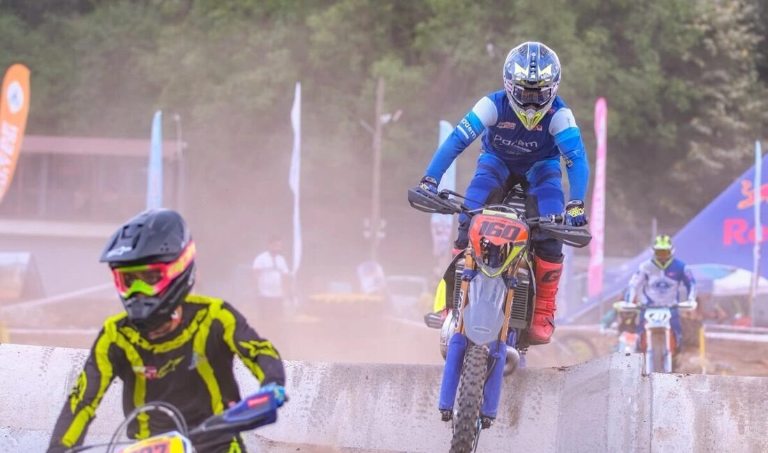 Kocaeli Büyükşehir Belediyesi’nin ana sponsorluğunda gerçekleştirilen Türkiye Süper Enduro Şampiyonası’nın