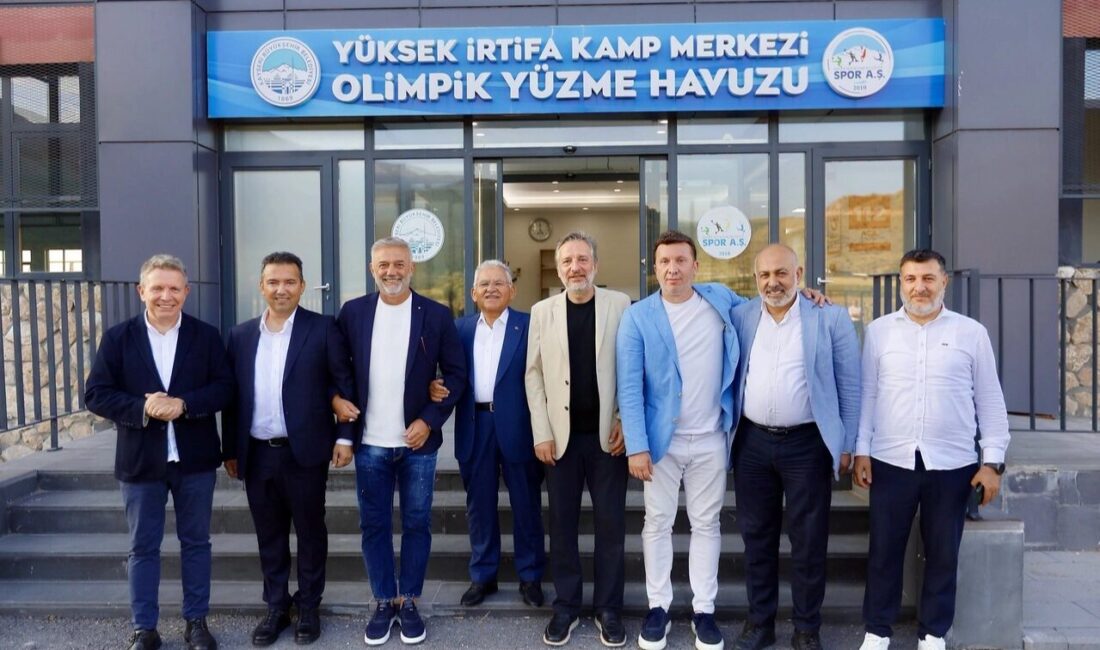Kayseri Büyükşehir Belediye Başkanı Dr. Memduh Büyükkılıç, Spor Zirvesi kapsamında