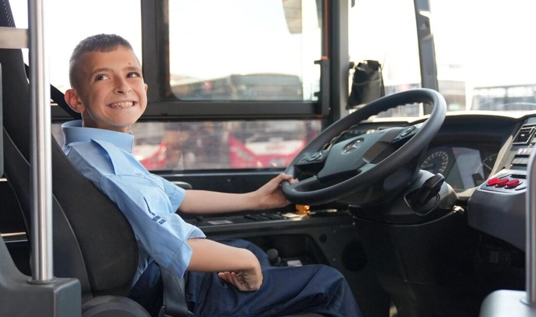 İzmir Büyükşehir Belediyesi ESHOT Genel Müdürlüğü, özel gereksinimli 12 yaşındaki