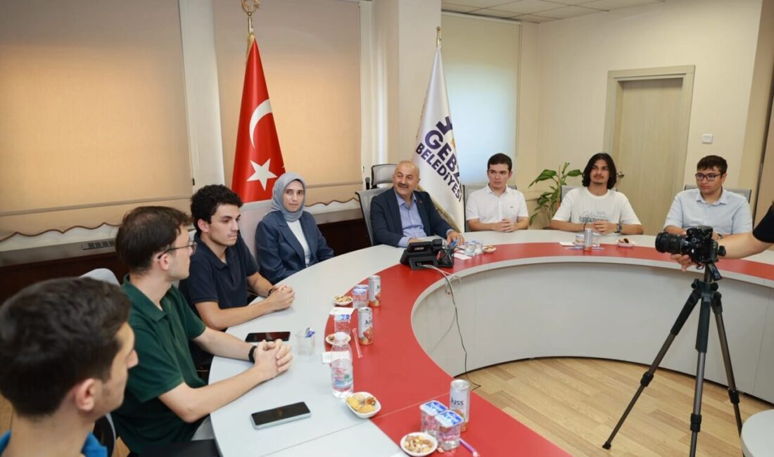 Gebze Belediye Başkanı Zinnur Büyükgöz, Gebze'de eğitim gören ve 2026