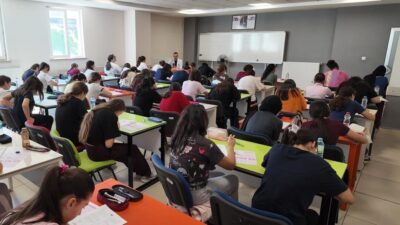 Kayseri Büyükşehir Belediyesi bünyesinde faaliyet gösteren Genç KAYMEK Gençlik Merkezleri