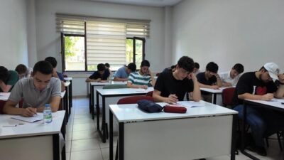 Kayseri Büyükşehir Belediyesi bünyesinde faaliyet gösteren KAYMEK, öğrencilere yönelik ücretsiz