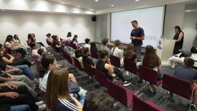 Denizli Büyükşehir Belediyesi’nin gençlerin yabancı dil becerilerini geliştirmek ve uluslararası
