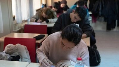 Denizli Büyükşehir Belediyesi Atalar Sosyal Etkinlik Merkezi’nde ücretsiz eğitim alan