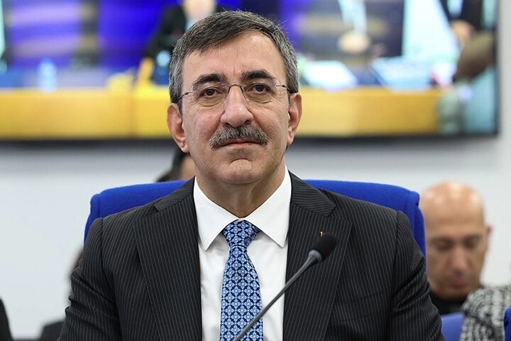 Cumhurbaşkanı Yardımcısı Cevdet Yılmaz, Girne açıklarında batan yolcu gemisiyle ilgili