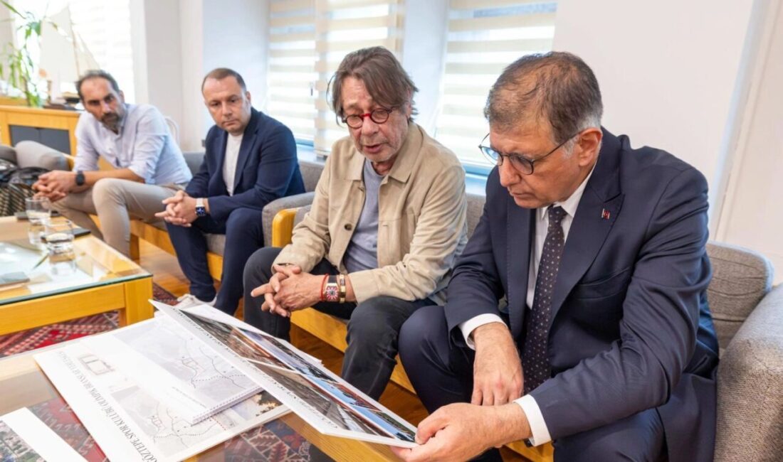 İzmir Büyükşehir Belediye Başkanı Dr. Cemil Tugay, Göztepe Spor Kulübü