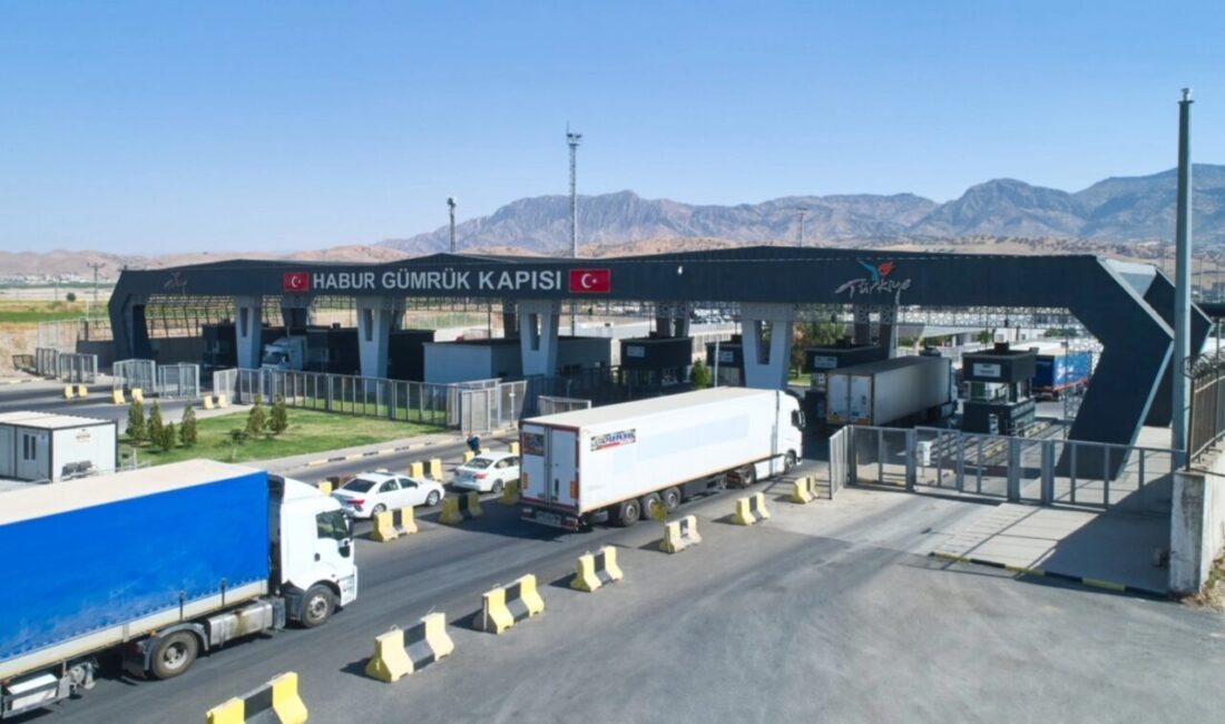 Ticaret Bakanı Ömer Bolat, Şırnak’ın Silopi ilçesindeki Habur Gümrük Kapısı’ndan