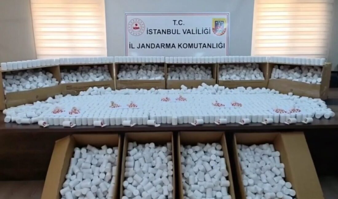 İstanbul'da jandarma ekiplerinin düzenlediği operasyonda 257 bin 850 adet uyuşturucu