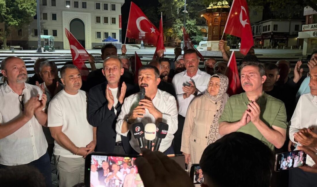 Ankara’da şehit aileleri ve gazilerin Kurtuluş Parkı’ndaki eylemine destek verirken