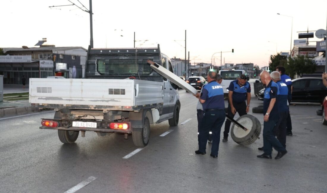 İzmir Çiğli Belediyesi Zabıta Müdürlüğü ekipleri, kent düzenini korumak, yaya