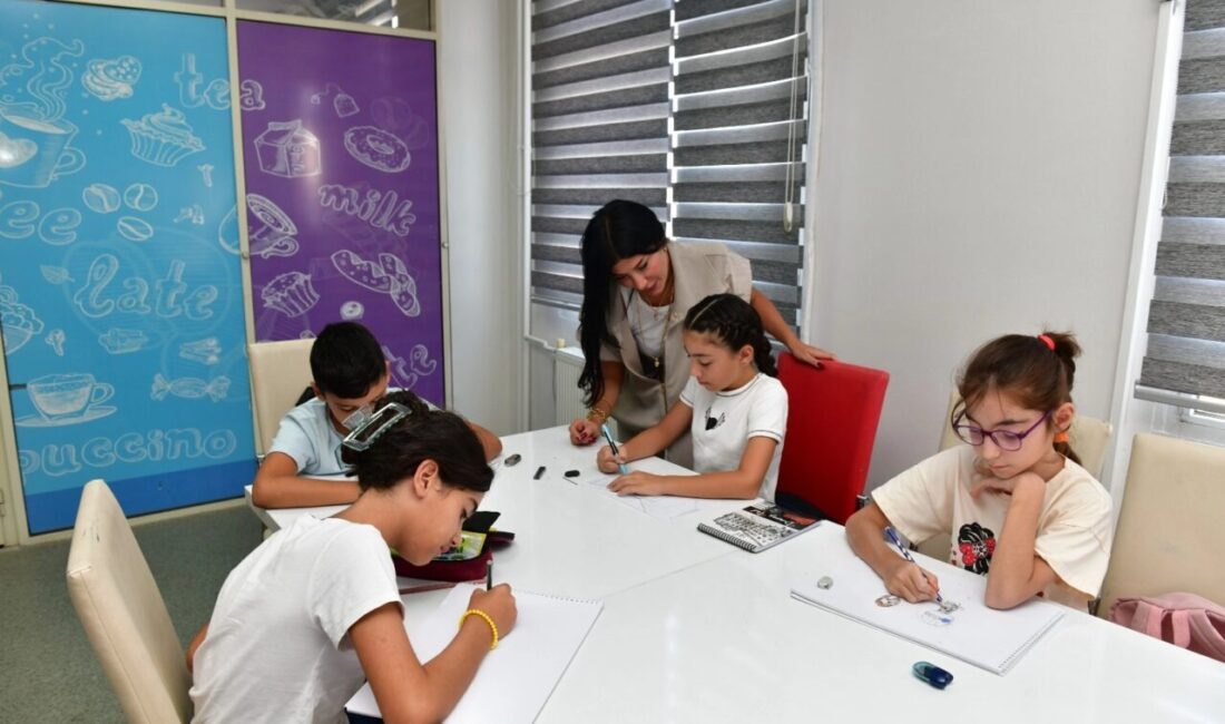 İzmir Çiğli Belediyesi, kültür ve sanat alanındaki kurslarına güz döneminde