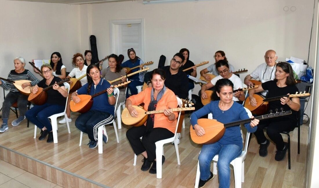 Çiğli Belediyesi, kültür ve sanat alanındaki kurslarına güz döneminde de
