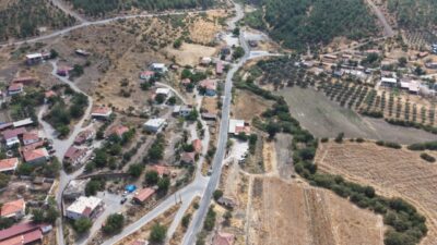 İzmir Büyükşehir Belediyesi, Kınık’taki 5 mahallenin ulaşım yollarında yürüttüğü sathi