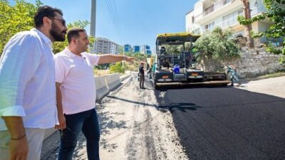 İzmir Narlıdere Belediyesi’nin asfalt çalışmaları hız kesmiyor. Narlıdere Belediyesi son