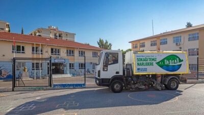 İzmir Narlıdere Belediyesi, 2026-2027 eğitim-öğretim yılı öncesinde ilçedeki okulların bahçelerinde