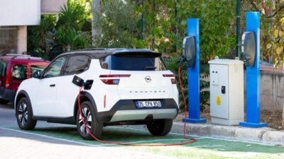 İzmir Narlıdere Belediyesi’nin Aralık 2024’ten bu yana hizmete sunduğu elektrikli