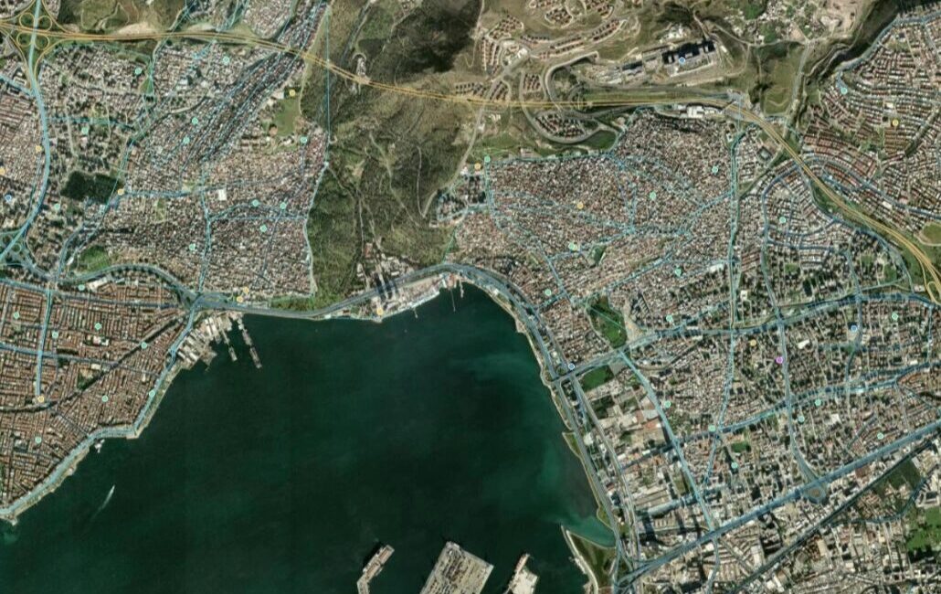 İzmir Büyükşehir Belediyesi, olası bir depremin kentte yaratabileceği hasarı önceden