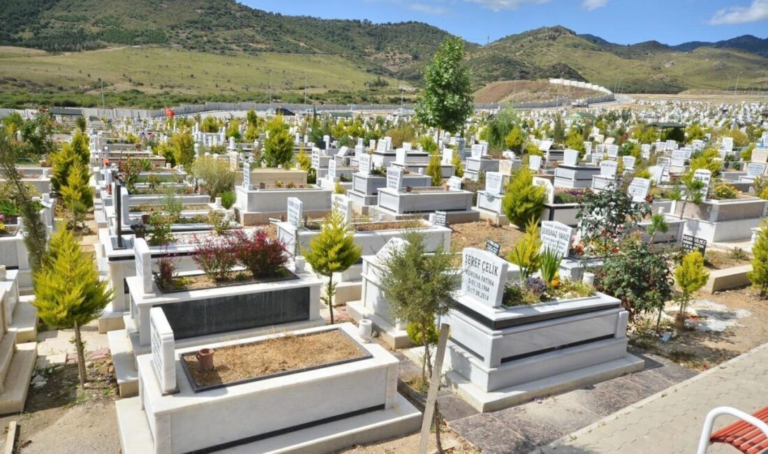 İzmir Büyükşehir Belediyesi, mezarlık hizmetlerinde yeni bir model başlatıyor. İESOB