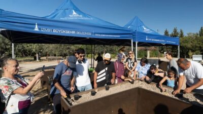 İzmir Büyükşehir Belediyesi'nin "Parkta Etkinlik Var" buluşmaları 103 etkinliği geride