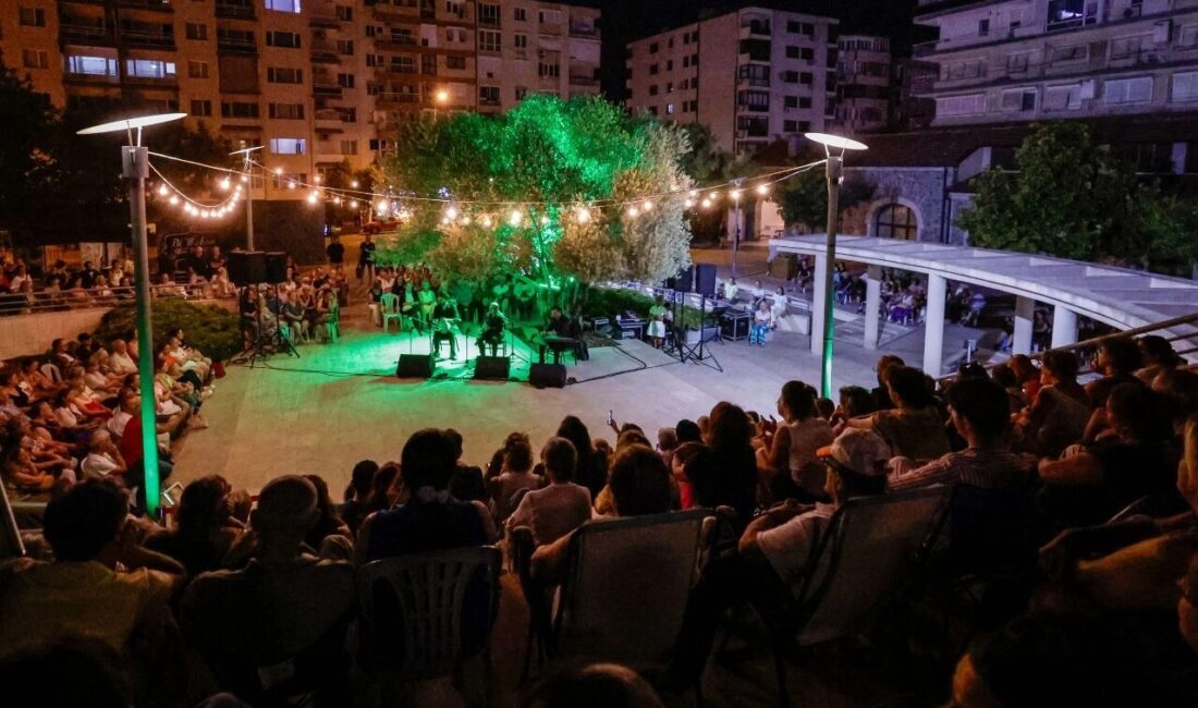 Ahmed Adnan Saygun Sanat Merkezi’nin ev sahipliği yaptığı “Zeytin Altı”