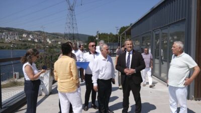 Kocaeli'de İzmit Belediyesi Başkan Vekili Lütfü Obuz, 100. Yıl Parkı