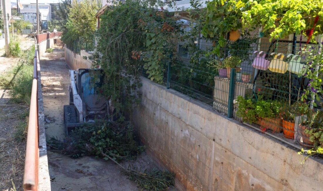 İZSU Genel Müdürlüğü Seferihisar, Menderes, Urla ve Çeşme’de dere ıslahı,