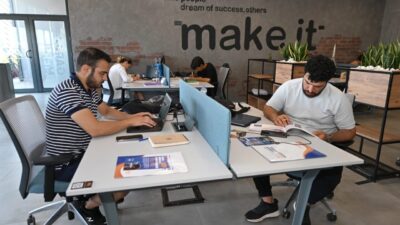 Mersin Büyükşehir Belediyesi Kariyer Merkezi koordinasyonunda hayata geçirilen ‘Kampüs Mersin’ ve ‘Garaj Mersin’,
