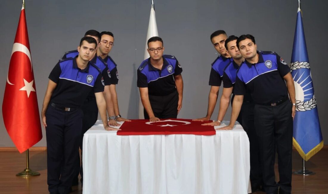 İzmir'de Karabağlar Belediyesi Zabıta Müdürlüğü'nde aday memur olarak görev yapan