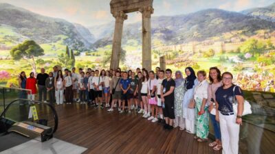 Bursa'da Osmangazi Belediyesi, kardeş şehirler arasındaki dostluk ve kültürel bağları