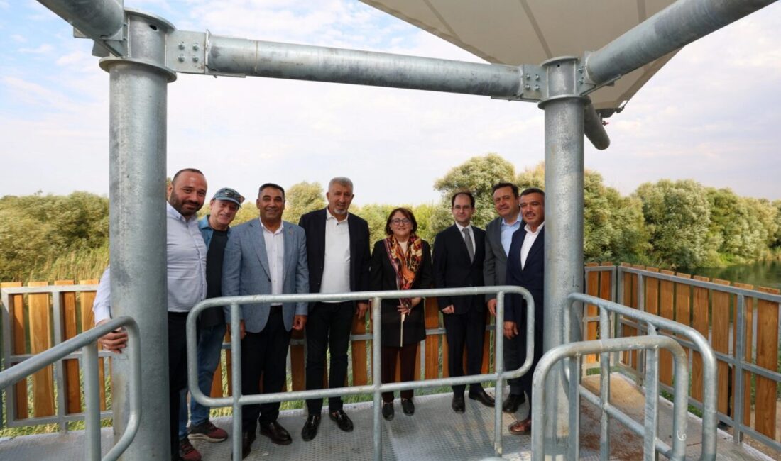 Gaziantep Büyükşehir Belediye Başkanı Fatma Şahin, Fırat Nehri kıyısında hayata