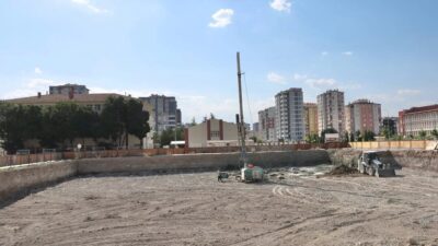 Kayseri Kocasinan Belediye Başkanı Ahmet Çolakbayrakdar, ilçenin geleceğine yön veren
