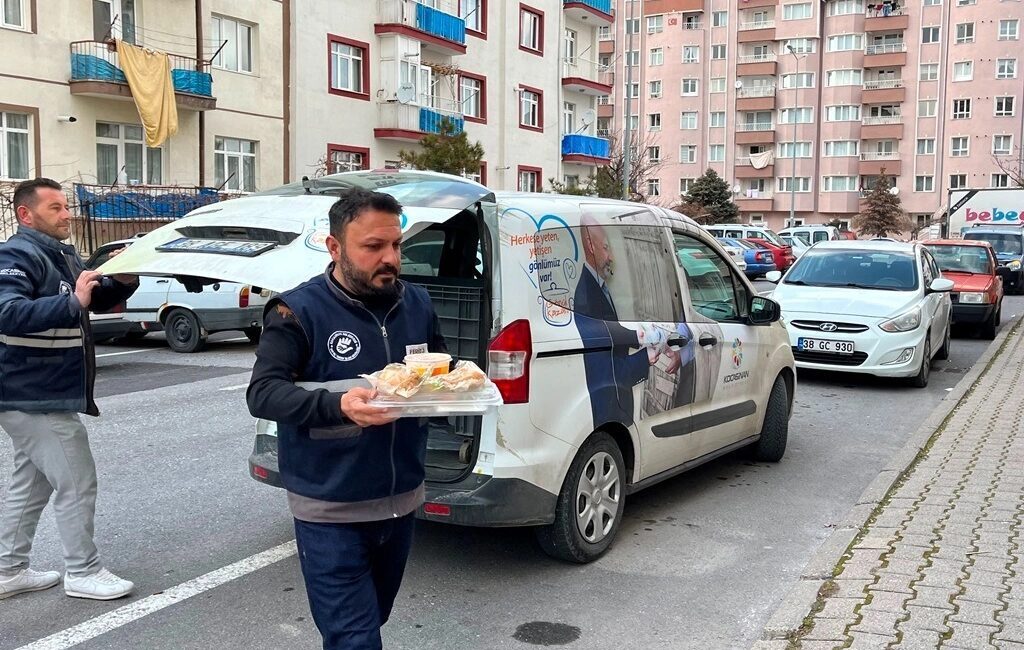 Kayseri Kocasinan Belediyesi, ilçede 65 yaş üstü ihtiyaç sahibi ve