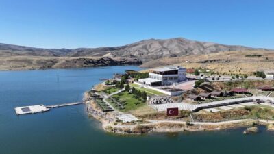 Kayseri Kocasinan Belediyesi’nin hayata geçirdiği ve maviyle yeşilin buluştuğu Kuşçu