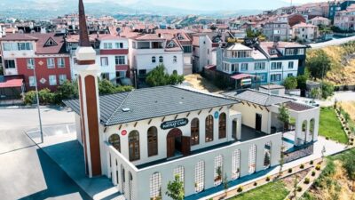 Kayseri Melikgazi Belediyesi’nin birçok hayırseverle Selçuklu Mahallesi'nde yapımını tamamladığı mimarisi
