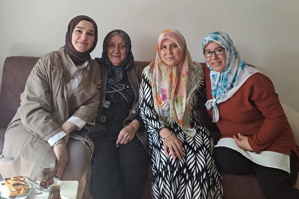 Kayseri Talas Belediyesinin ilçe genelinde sürdürdüğü "Gönül Buluşmaları" vatandaş odaklı