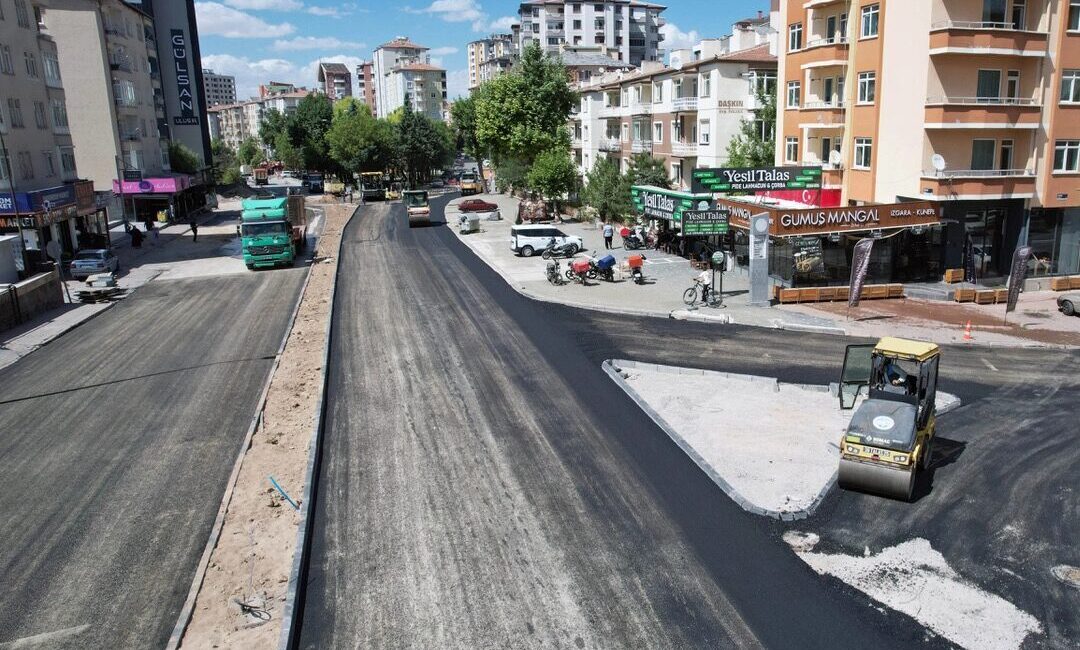 Kayseri Talas Belediyesi, ilçenin ulaşım altyapısını güçlendirmeye yönelik çalışmalarını sürdürüyor.