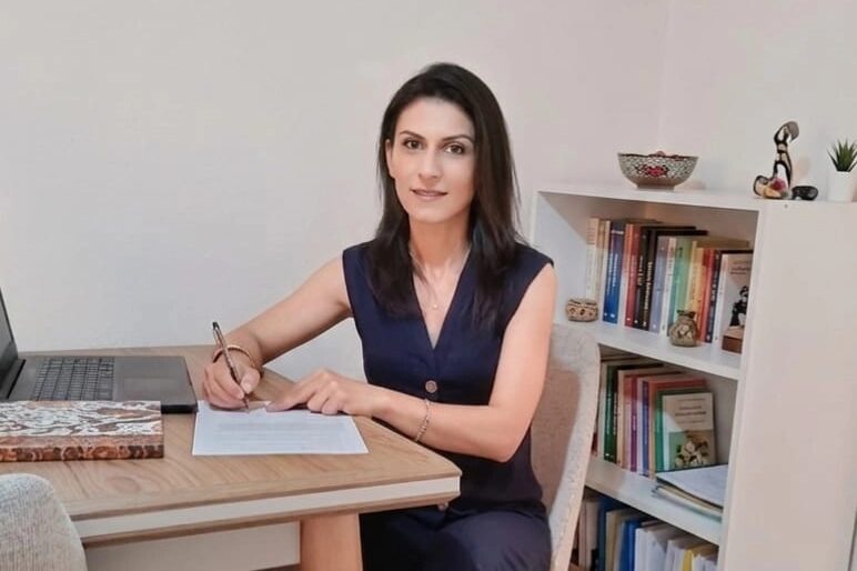 Keşanlı sanatçı Ebru Kirezli; çiftçiliğin yanı sıra şiir, öykü ve