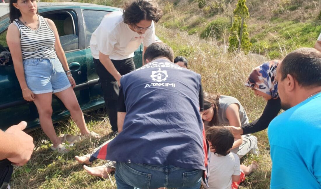 Kandıra yolunda meydana gelen kazada bariyerlere çarparak takla atan otomobildeki